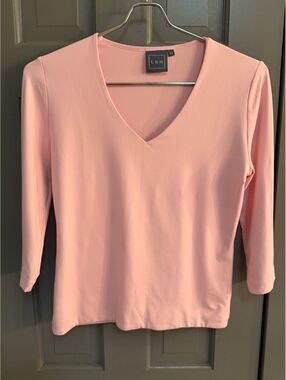 LBH Baby Pink V Neck 3/4 Sleeve Butter Soft Top Size M